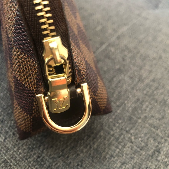 Authentic Louis Vuitton cosmetic bag pochette damier Ebene - Picture 4 of 7